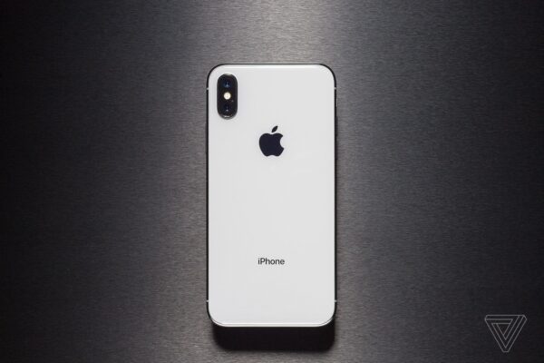 Apple iPhone X - Image 3
